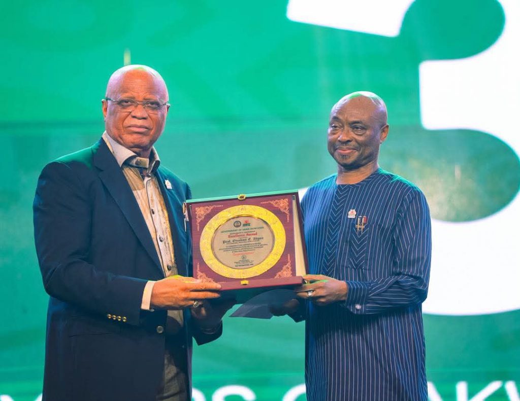 A’Ibom @39: Eno Thanks Past Leaders, Presents N160m, N30m Scholarship Awards